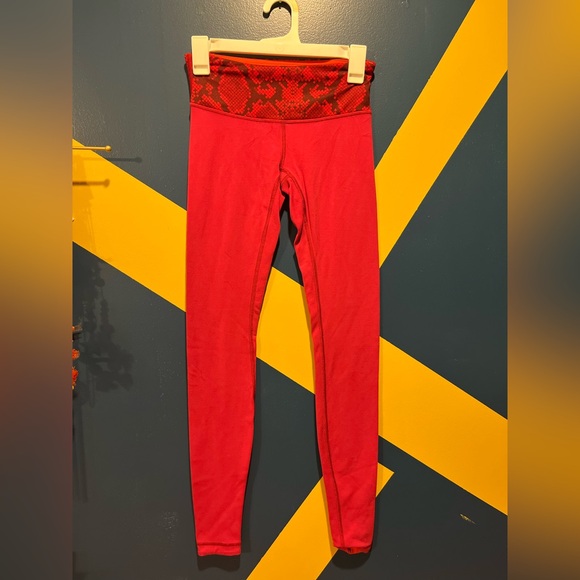 lululemon athletica Pants - Lululemon Red/Orange Reversible Leggings EUC